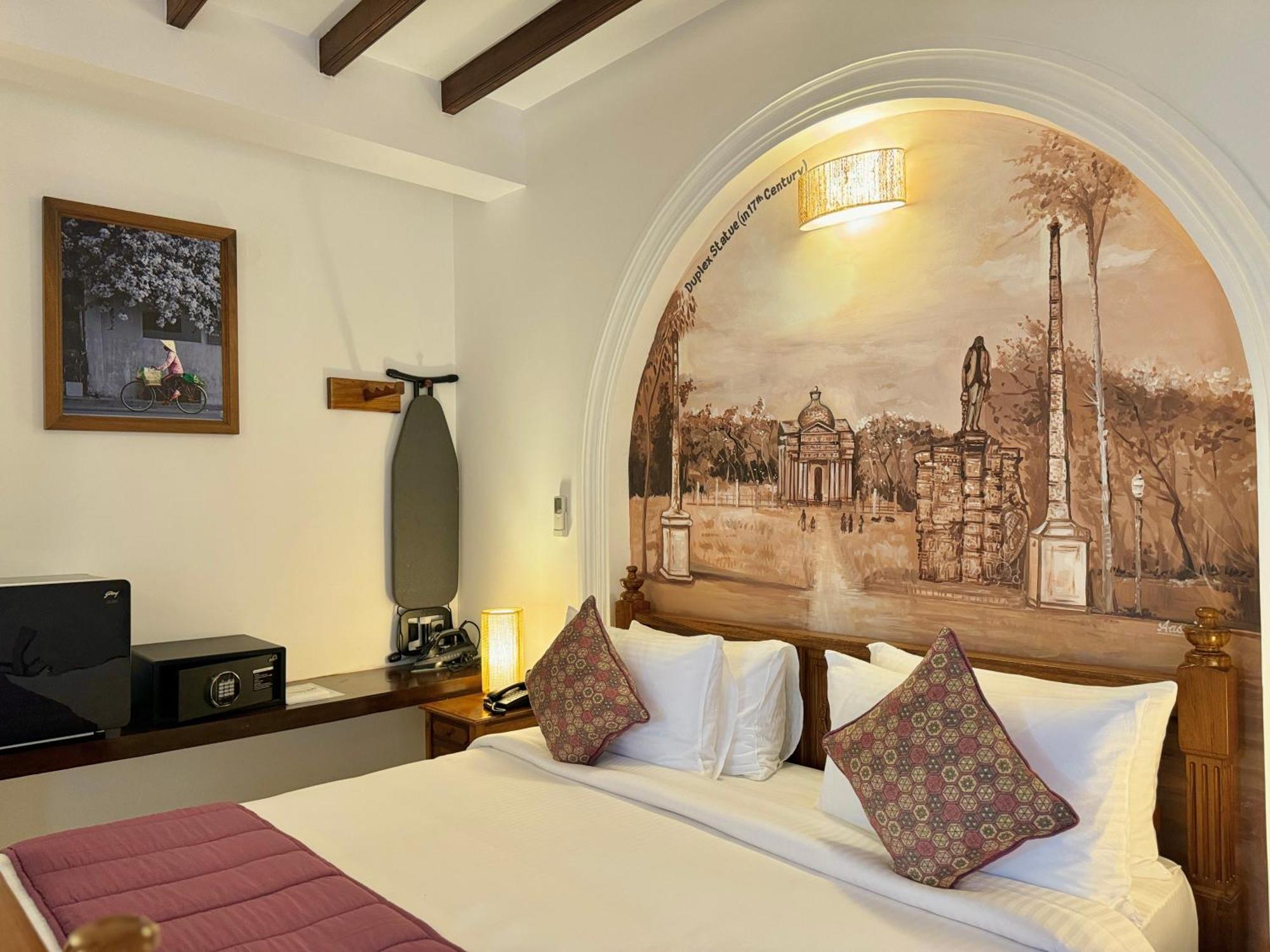 La Plage Seaview Suites Pondicherry Exterior foto